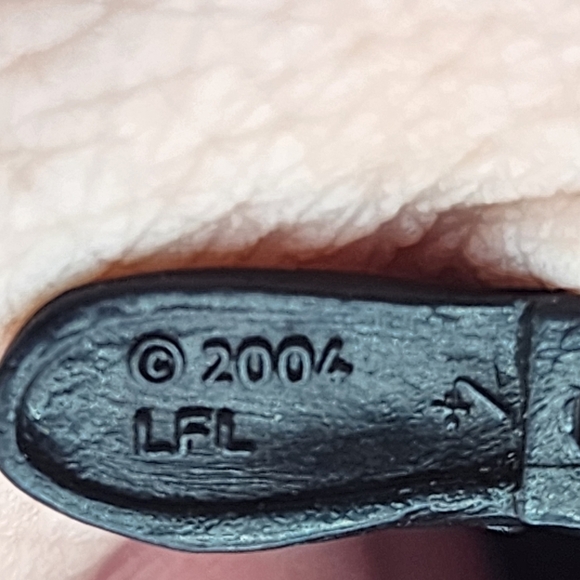 2004 Star Wars Darth Vader 4" Figure Hasbro w Red Lightsaber - Picture 7 of 7